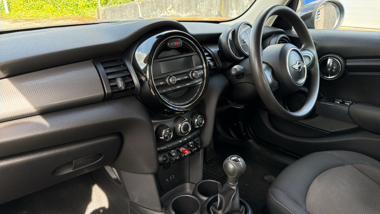 MINI Hatchback 1.5 Cooper 5dr Petrol Hatchback